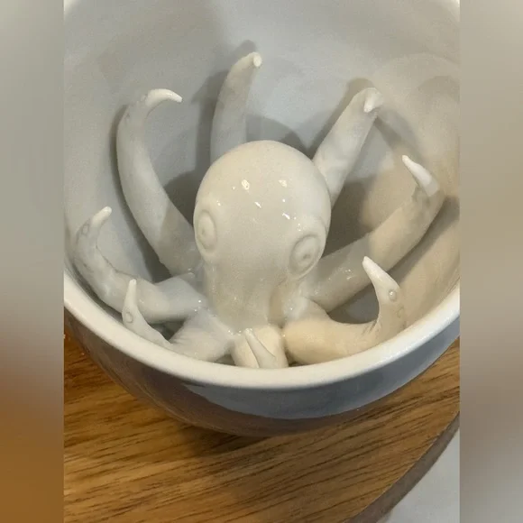 CREATURE of the Sea CUPS Hidden Octopus Cup Mug Set of 2 Blue & White 11 oz. - Picture 6 of 6